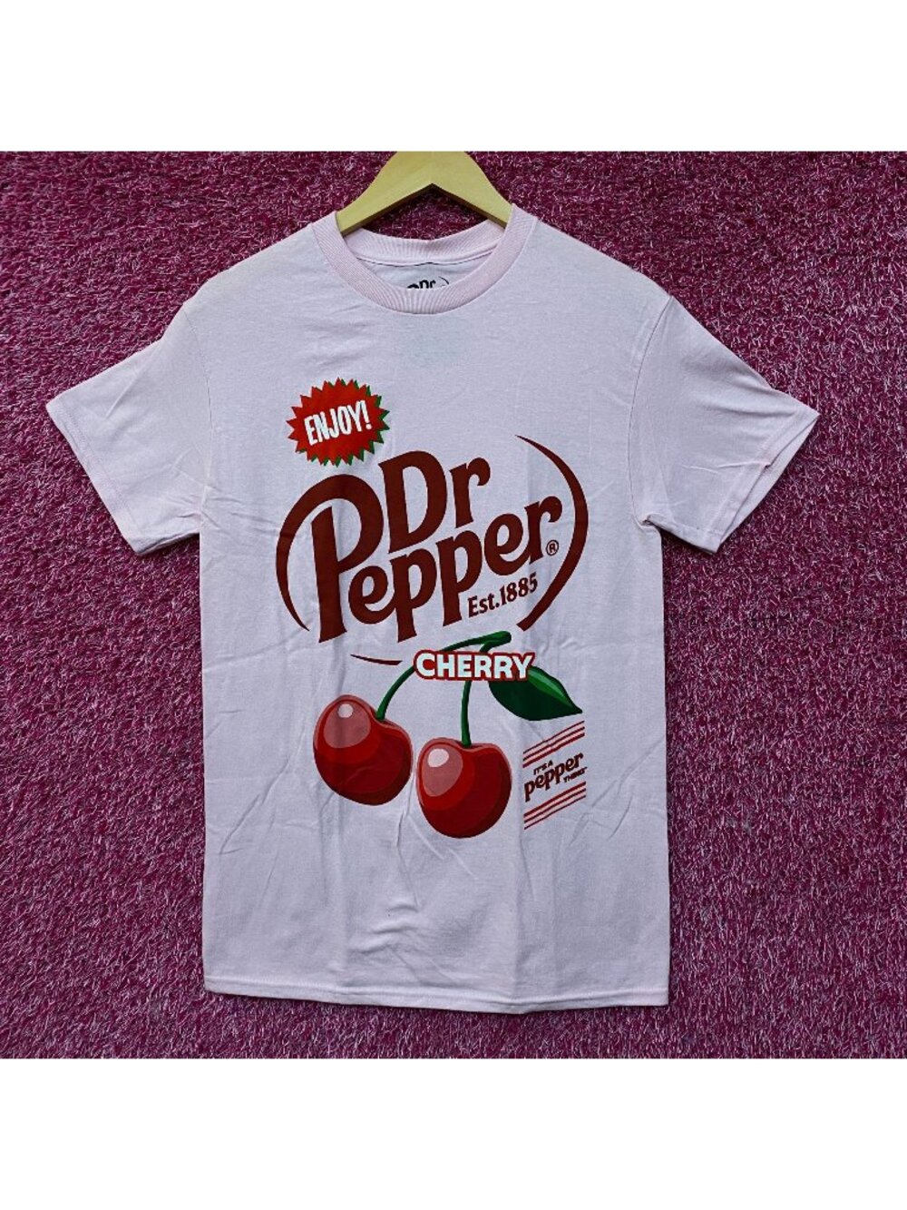 Dr Pepper Cherry T-shirt size Small